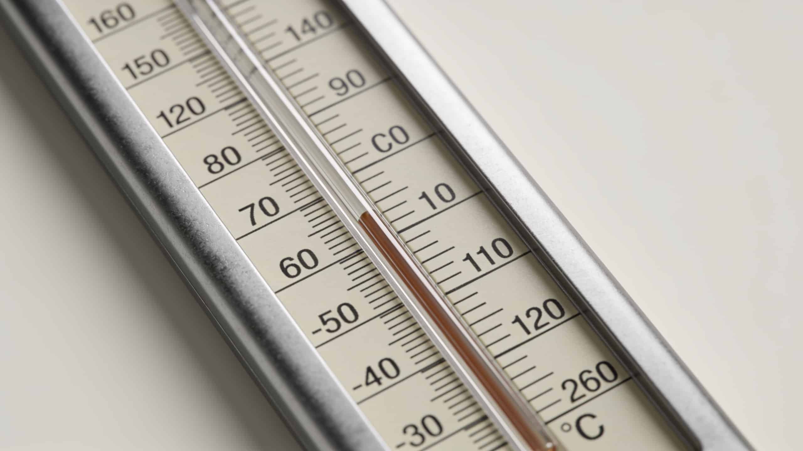 Comment convertir 180 degrés Fahrenheit en degrés Celsius ?